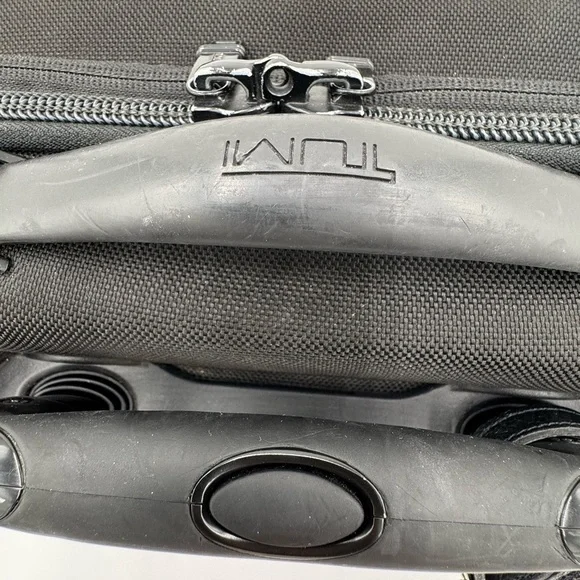 Tumi Alpha 26124DH Rolling Carry On Luggage , Laptop Briefcase Ballistic - Picture 4 of 12